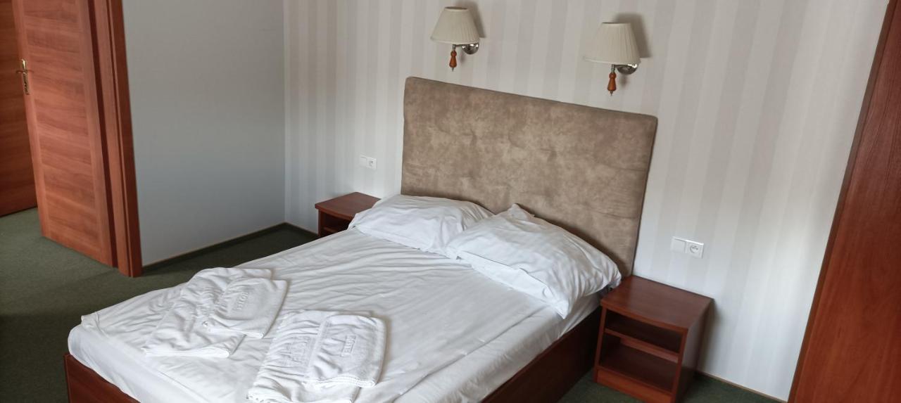 Hotel Przylesie Sierosław Dış mekan fotoğraf