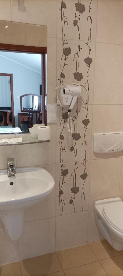 Hotel Przylesie Sierosław Dış mekan fotoğraf