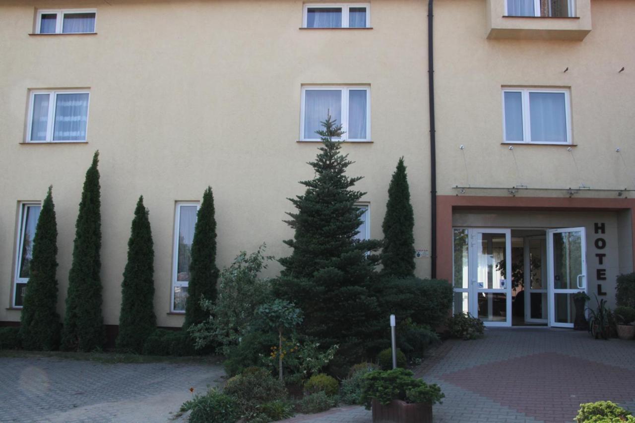 Hotel Przylesie Sierosław Dış mekan fotoğraf